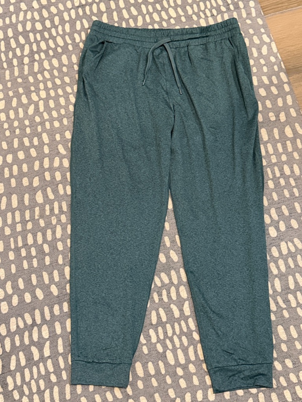 NWOT Quince Flowknit Mid-Rise Cozy Drawstring Joggers in Heather Green Sz Large